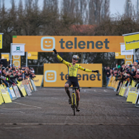 Wout van Aert heeft de zege te pakken in Gullegem