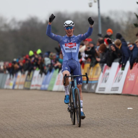 Lange solo richting winst: Niels Vandeputte