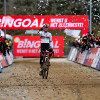 Sterke Wereldkampioene Van Empel foutloos naar winst in Besançon