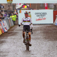 Wereldkampioene Van Empel domineert in Gavere