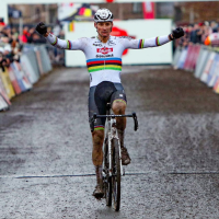 Van der Poel zet zegereeks voort in Gavere