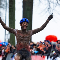 Lucinda Brand wint nu ook in Dendermonde maar twijfelt over deelname aan het NK