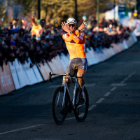 Van der Poel pakt een historisch 7de Wereldtitel veldrijden