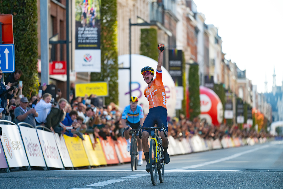 Marianne Vos grijpt wereldtitel gravel in Leuven