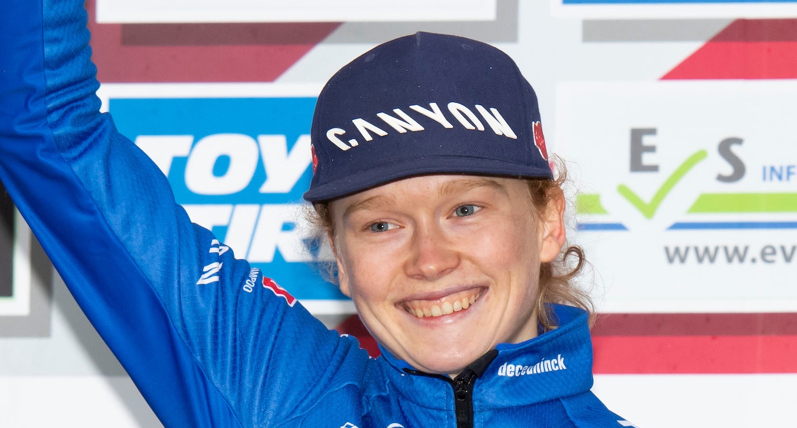 Puck Pieterse is wereldkampioene MTB XCO bij elite dames