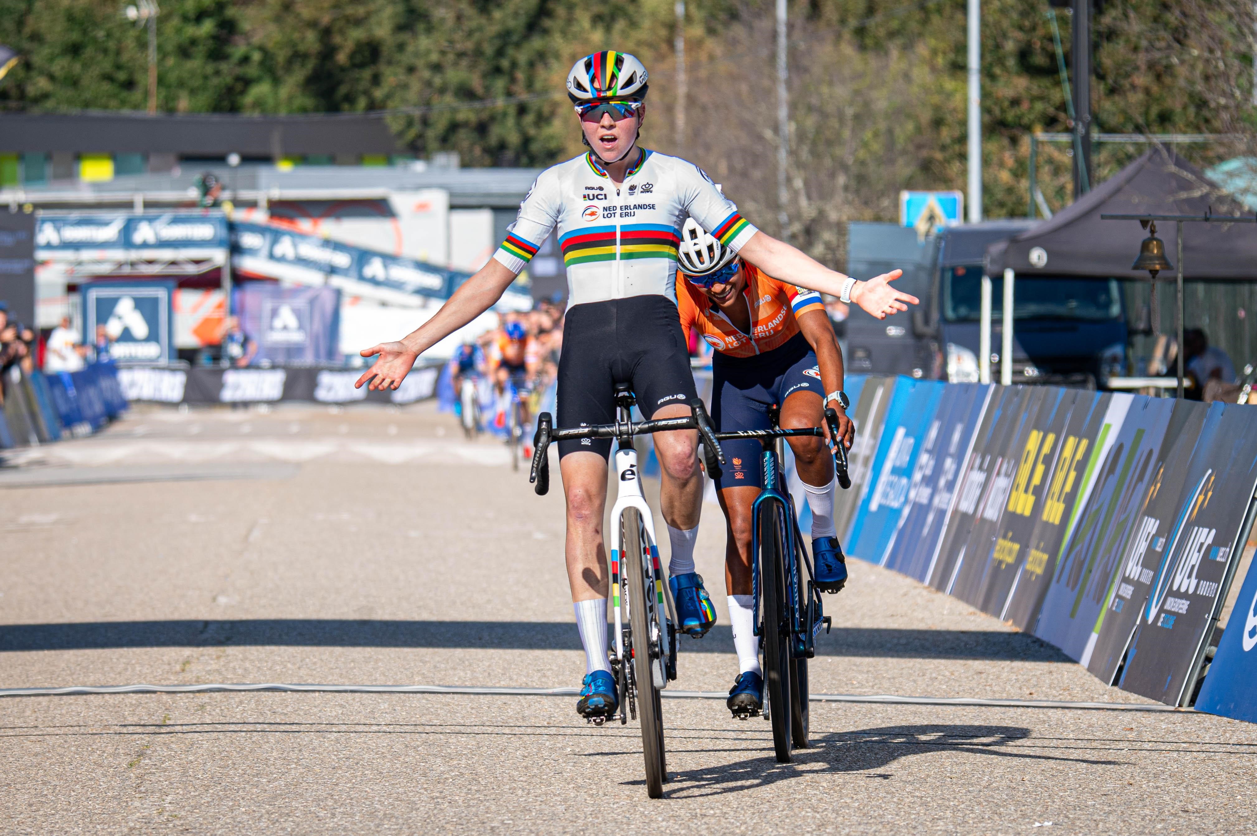 Drie op een rij op EK veldrijden voor Van Empel