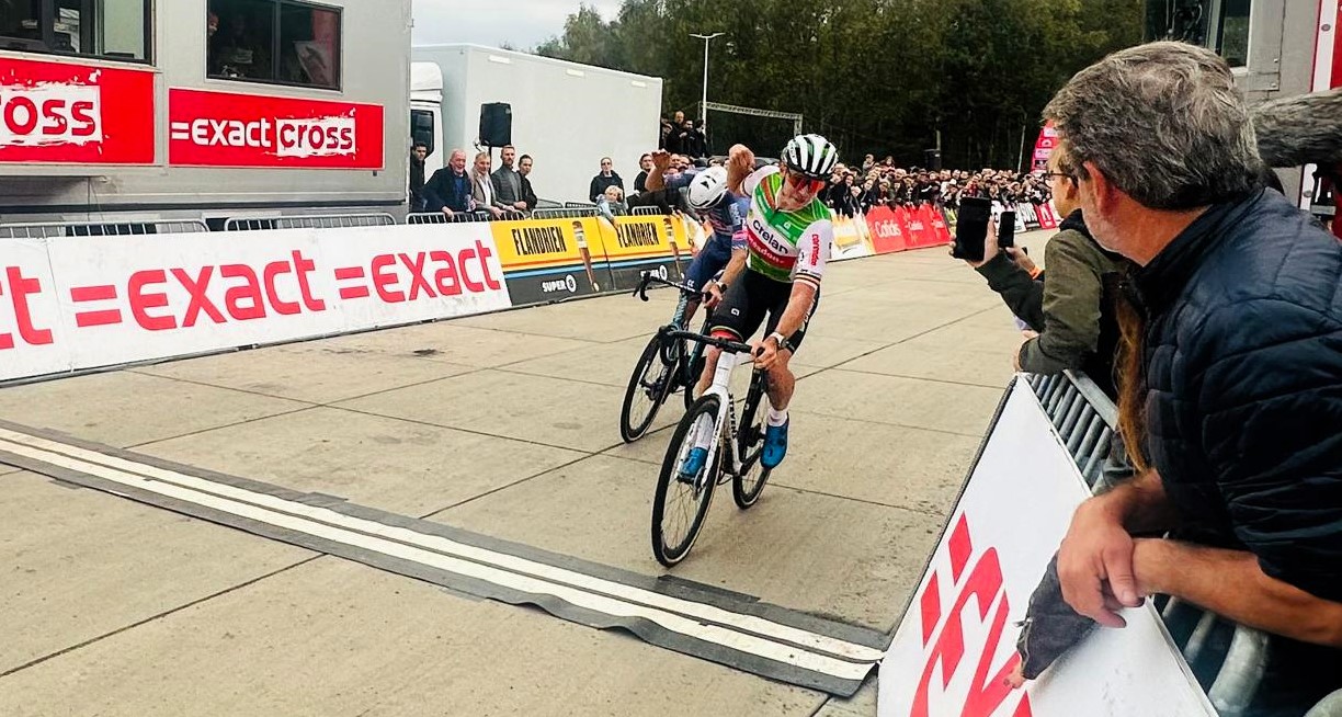 Sweeck sprint meteen naar winst