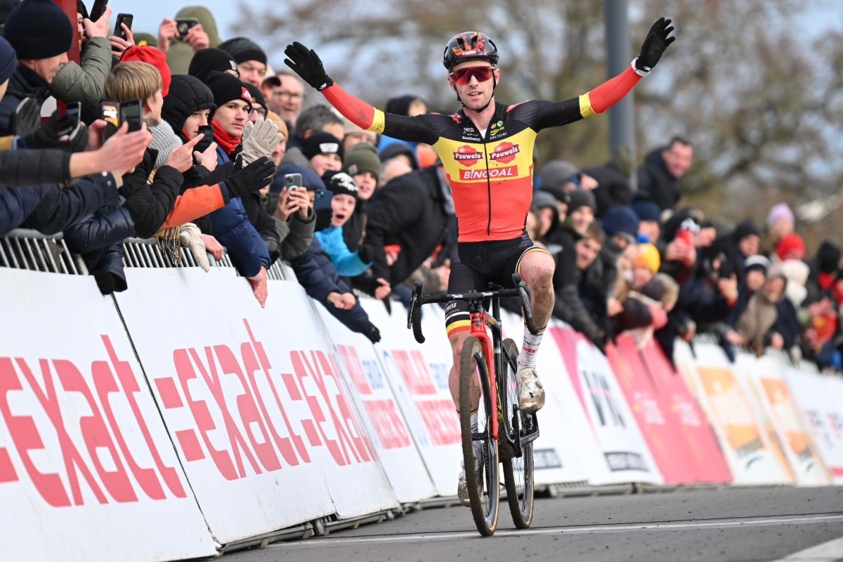 Iserbyt volgt zichzelf op als winnaar van Urban Cross Kortrijk