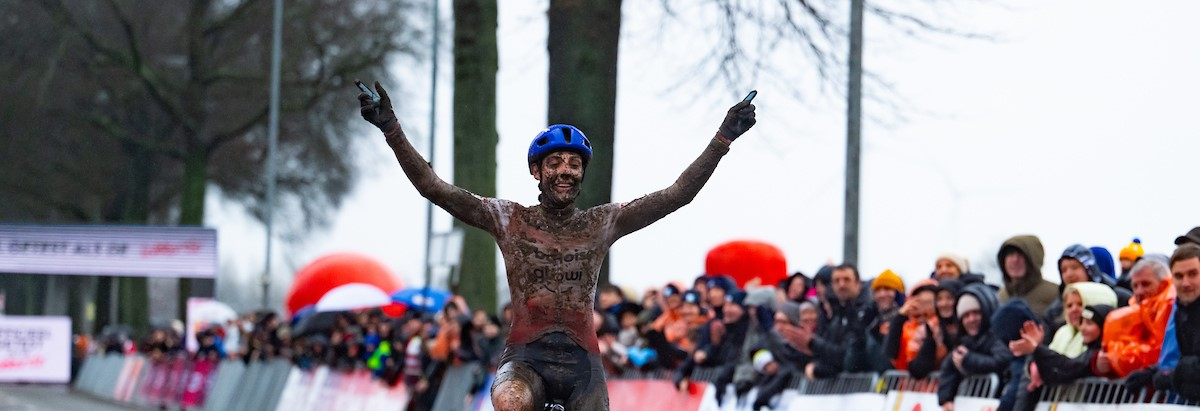 Lucinda Brand wint nu ook in Dendermonde maar twijfelt over deelname aan het NK