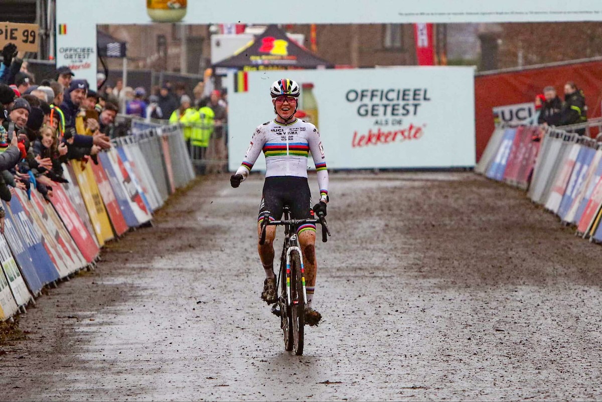 Wereldkampioene Van Empel domineert in Gavere