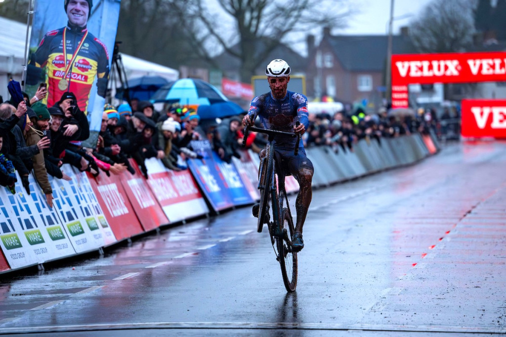 Ook Vandeputte flikt het in Hulst met lange solo