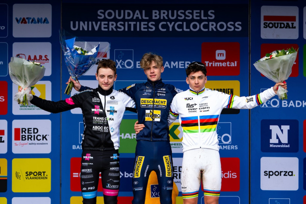 BRU_3757 podium junioren.jpg (203 KB)