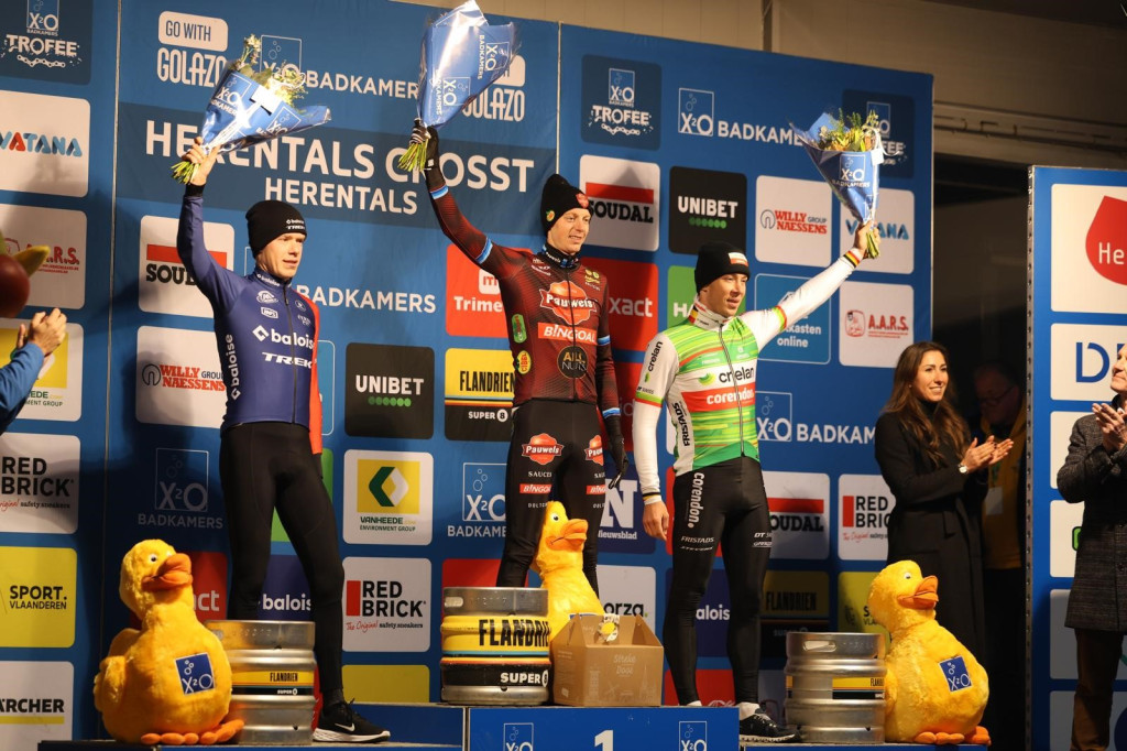 Herentals Crosst 24 credit Bram podium heren.jpeg (234 KB)