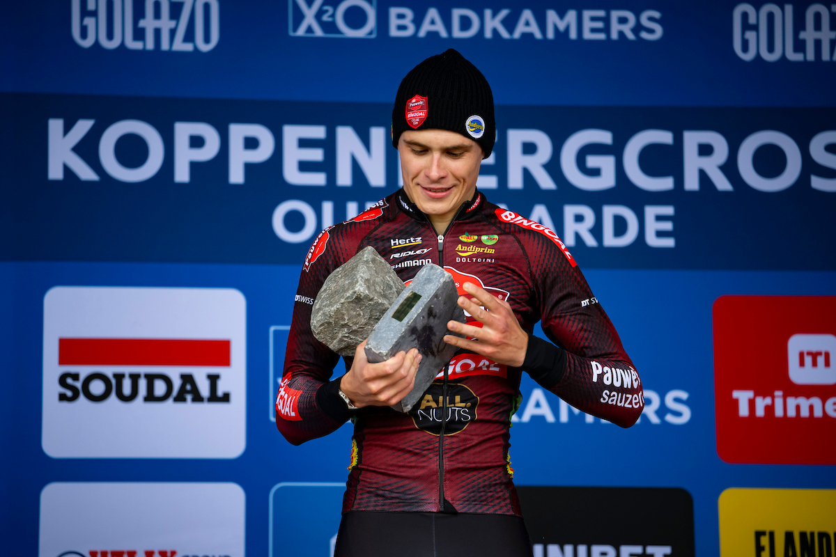 Viktor Vandenberghe wint zijn eerste cross van het seizoen